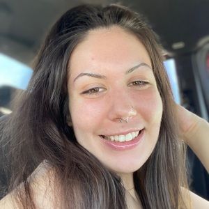 Meet your Posher, Lena